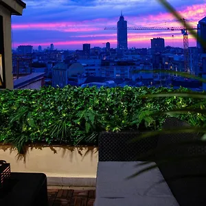 https://the-attic-centrale-netflix.italymilanhotels.net